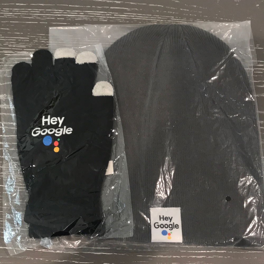 NWT “Hey Google” Unisex Hat and Gloves Bundle